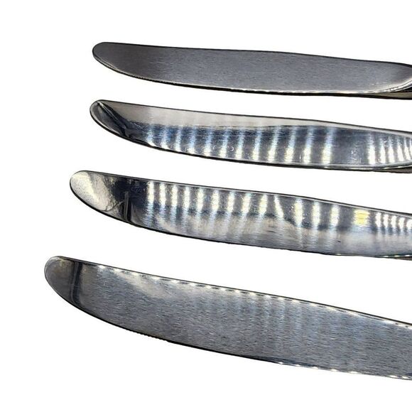 4 Dinner Knives Orleans International Deep Silver Plate Korea - Picture 2 of 5